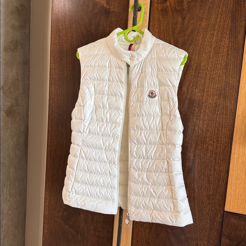 Moncler Liane white Quilted down vest. Worn twice! Size 3 - Picture 2 of 7
